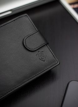 Pánska kožená peňaženka STEVENS Classic Horizontal Buckled Black Card Protective Technology RFID